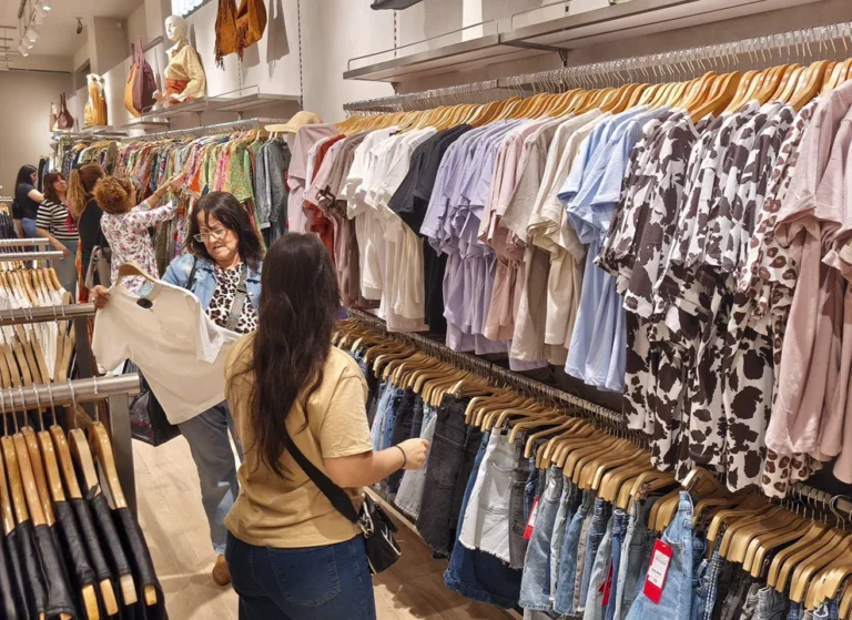 Gráfico de ventas minoristas pyme con tendencia a la baja en abril