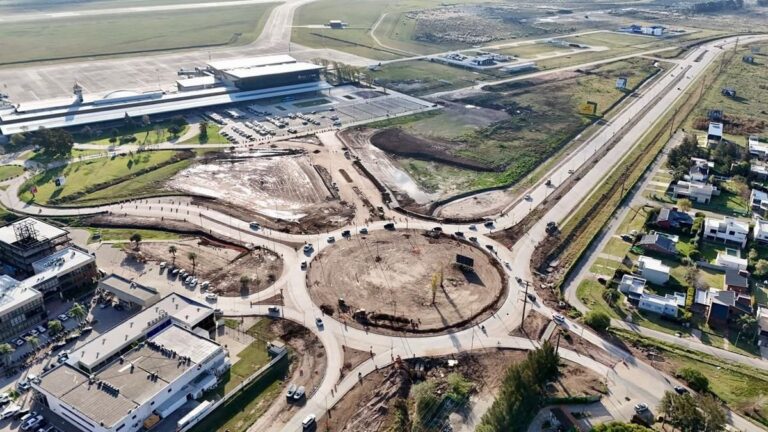 Aeropuerto Internacional de Rosario ampliación estacionamiento