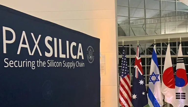 Bandera de Argentina y Estados Unidos junto a símbolos tecnológicos y de inteligencia artificial