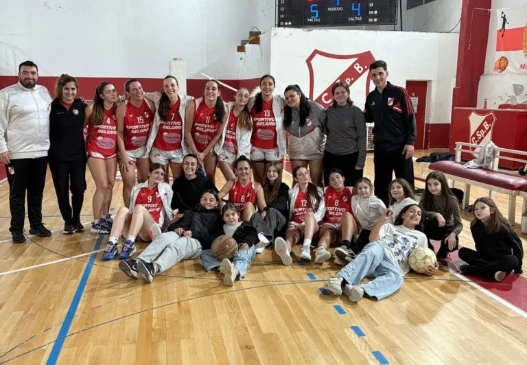 Partido de básquet femenino entre Belgrano de Oliveros y Newell’s
