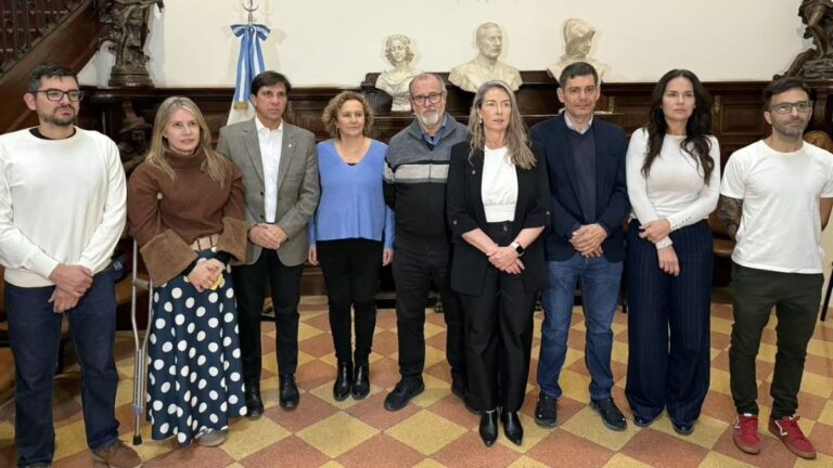 Concejales de Unidos en conferencia de prensa en Rosario
