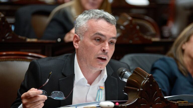 Diputado nacional Esteban Paulón en el Congreso