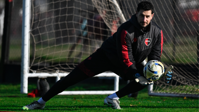 Gabriel Arias entrenando con Newell's en pretemporada