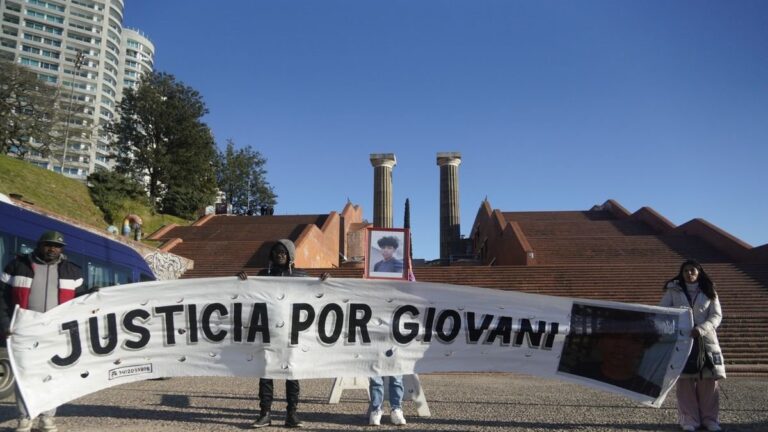 Fotografía del Parque España en Rosario, lugar donde se realizó la pericia sobre la muerte de Giovani Mvogo Eteme