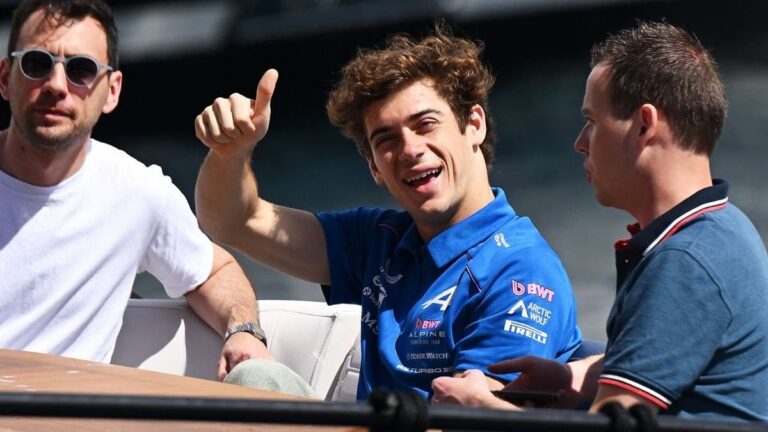 Franco Colapinto en el circuito de Mónaco con el Alpine A526