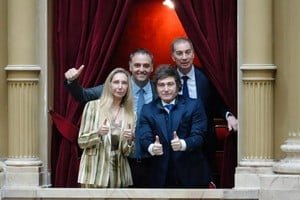 Manuel Adorni, jefe de Gabinete de la Nación, en una conferencia de prensa en Casa Rosada