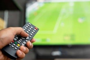 Estadio del Mundial 2026 con banderas de selecciones
