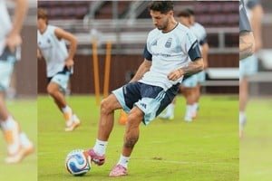 Gonzalo Montiel durante un entrenamiento de la Selección argentina