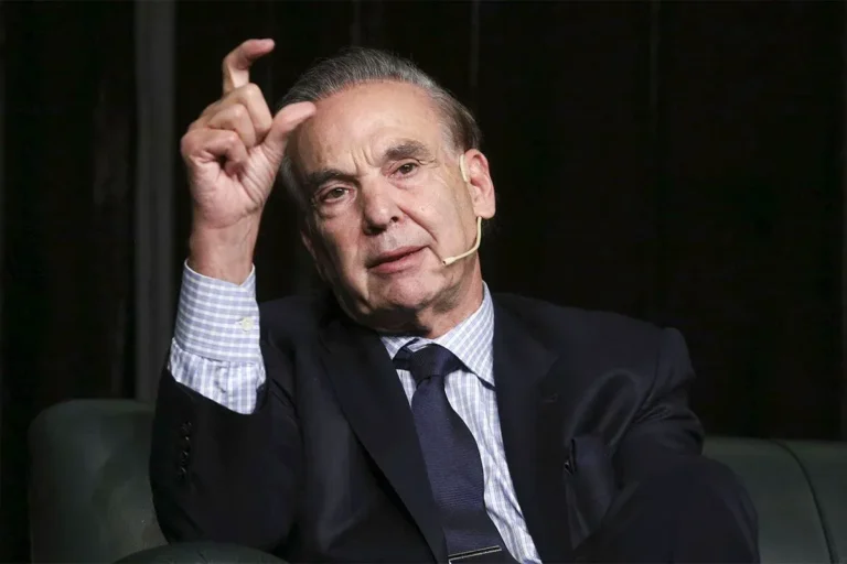 Diputado nacional Miguel Ángel Pichetto en el Congreso