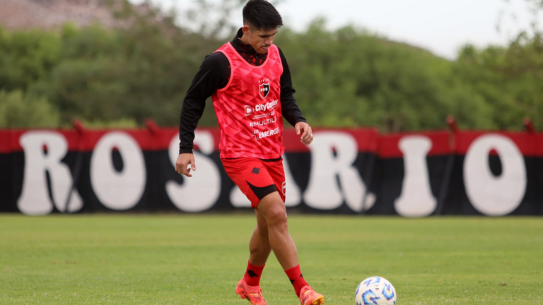 Saúl Salcedo durante un partido con Newell's Old Boys