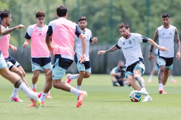 Lionel Scaloni durante un entrenamiento del seleccionado argentino en Kansas City